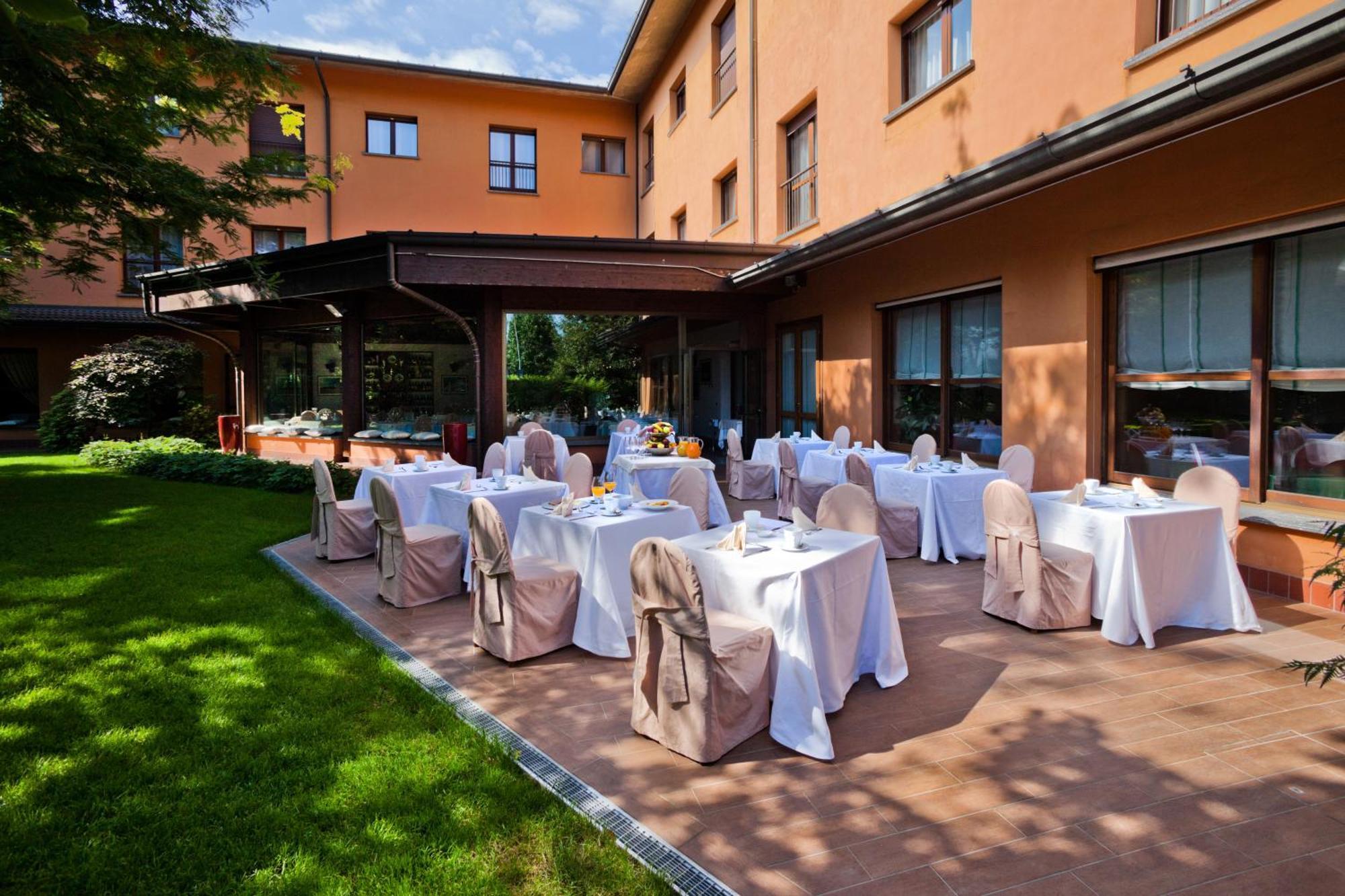 Brianteo Hotel And Restaurant Burago di Molgora Kültér fotó